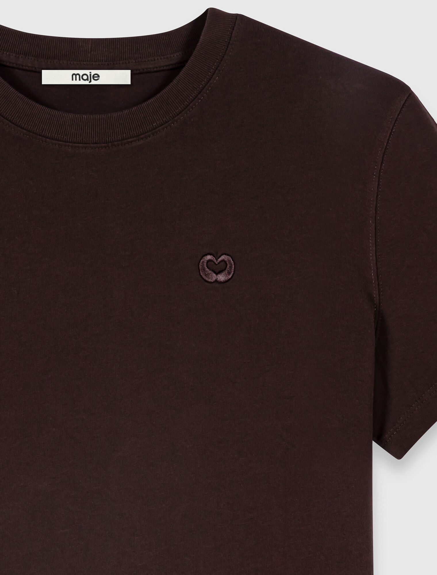 T-shirt con logo ricamato