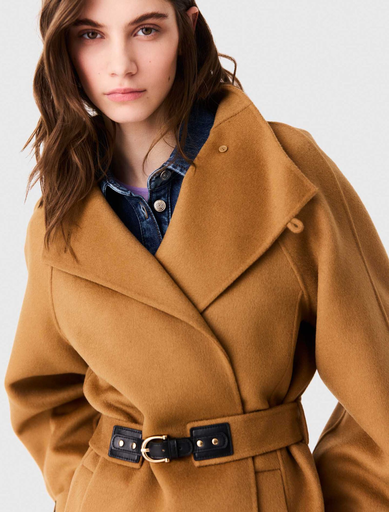 Cappotto midi in lana con cintura