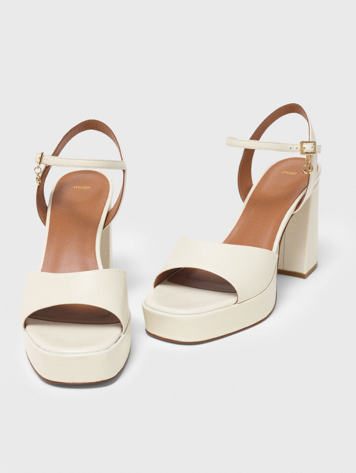 Sandali in pelle con zeppa