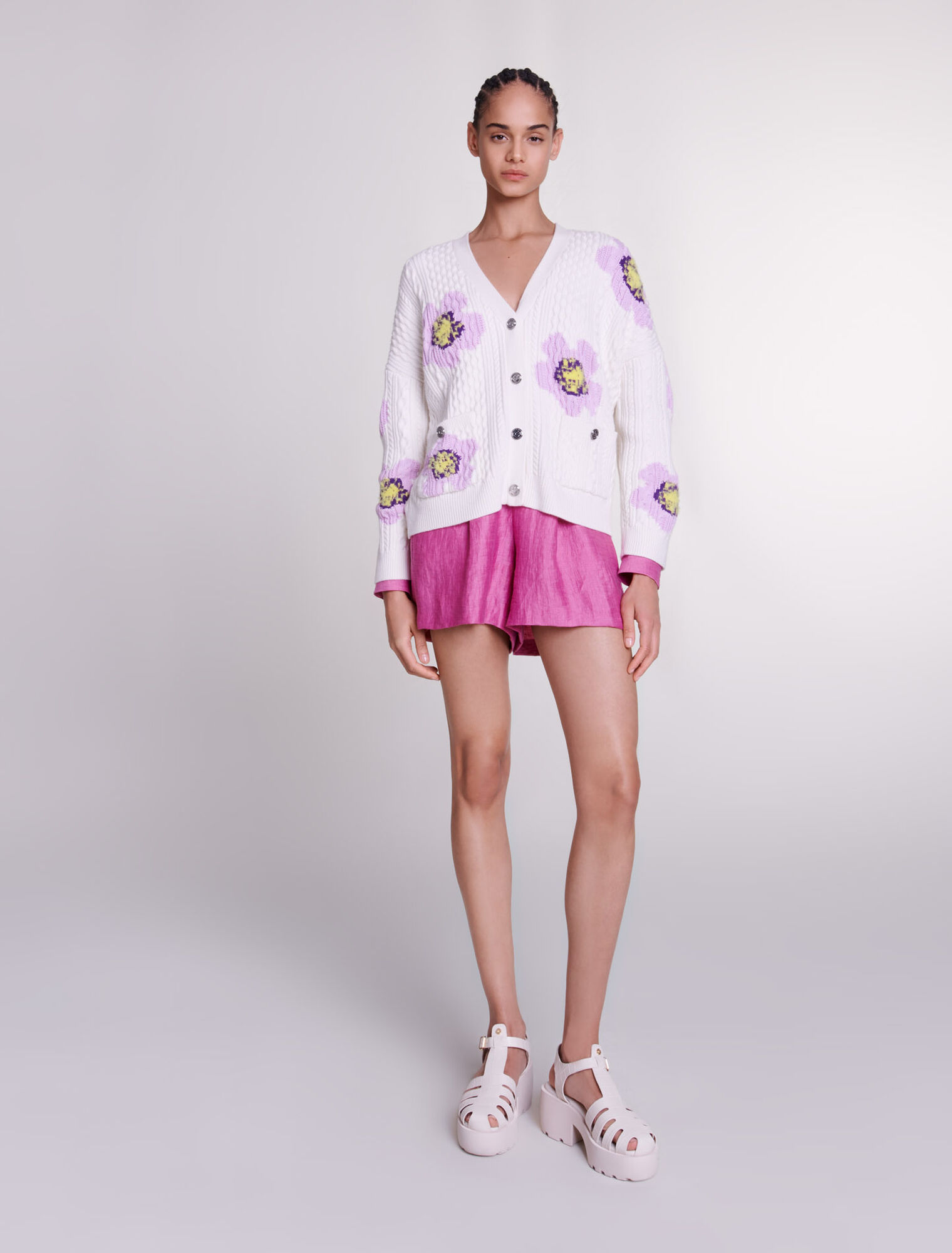 Cardigan in maglia ornato di fiori