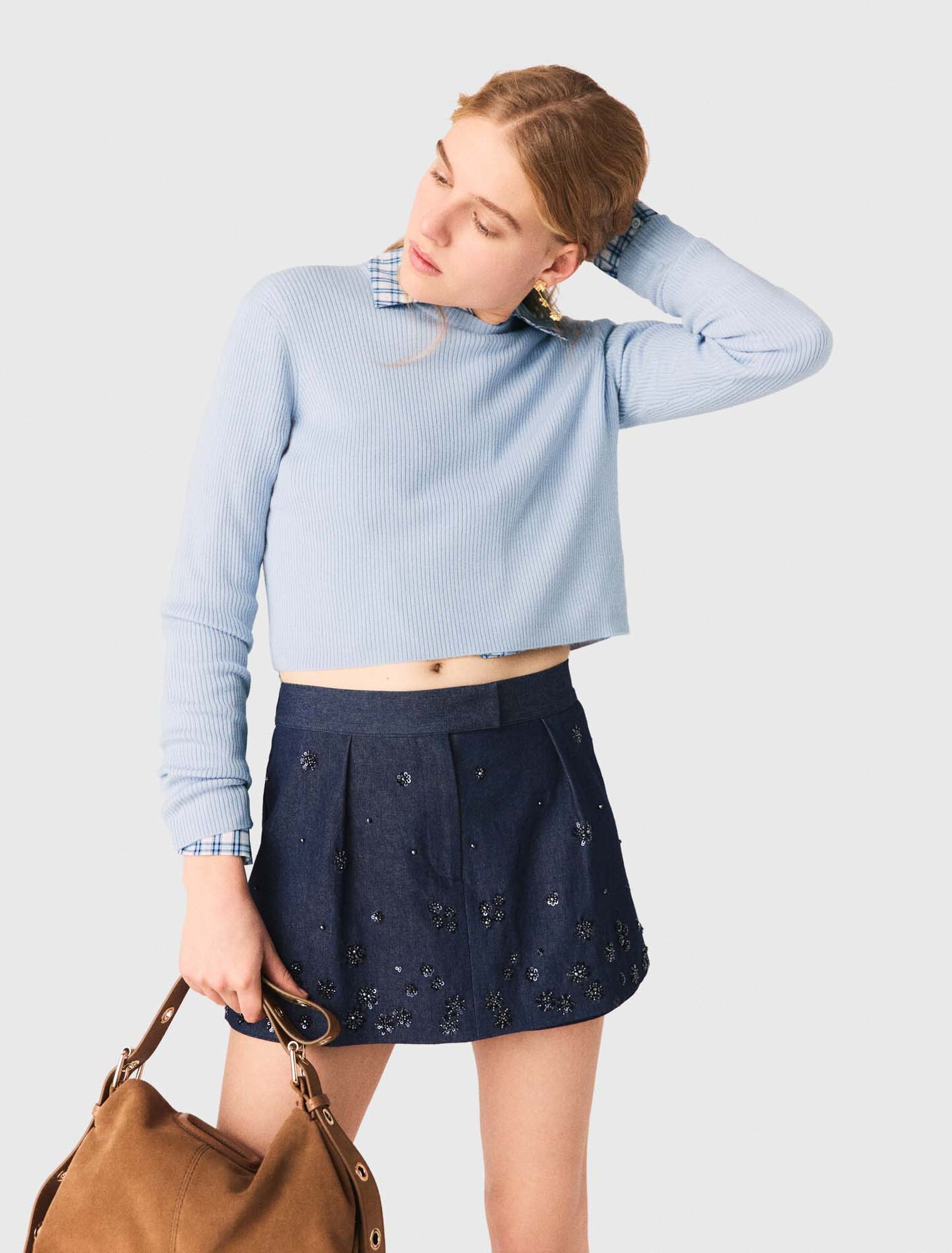 Maglione con bottoni gioiello