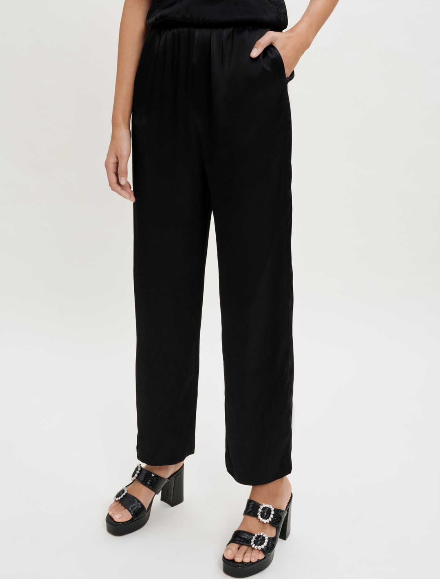 Tuta-pantaloni con spalline in raso
