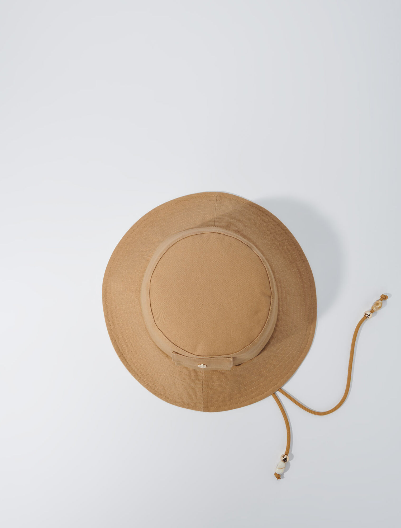 Bucket hat con laccetto e perline