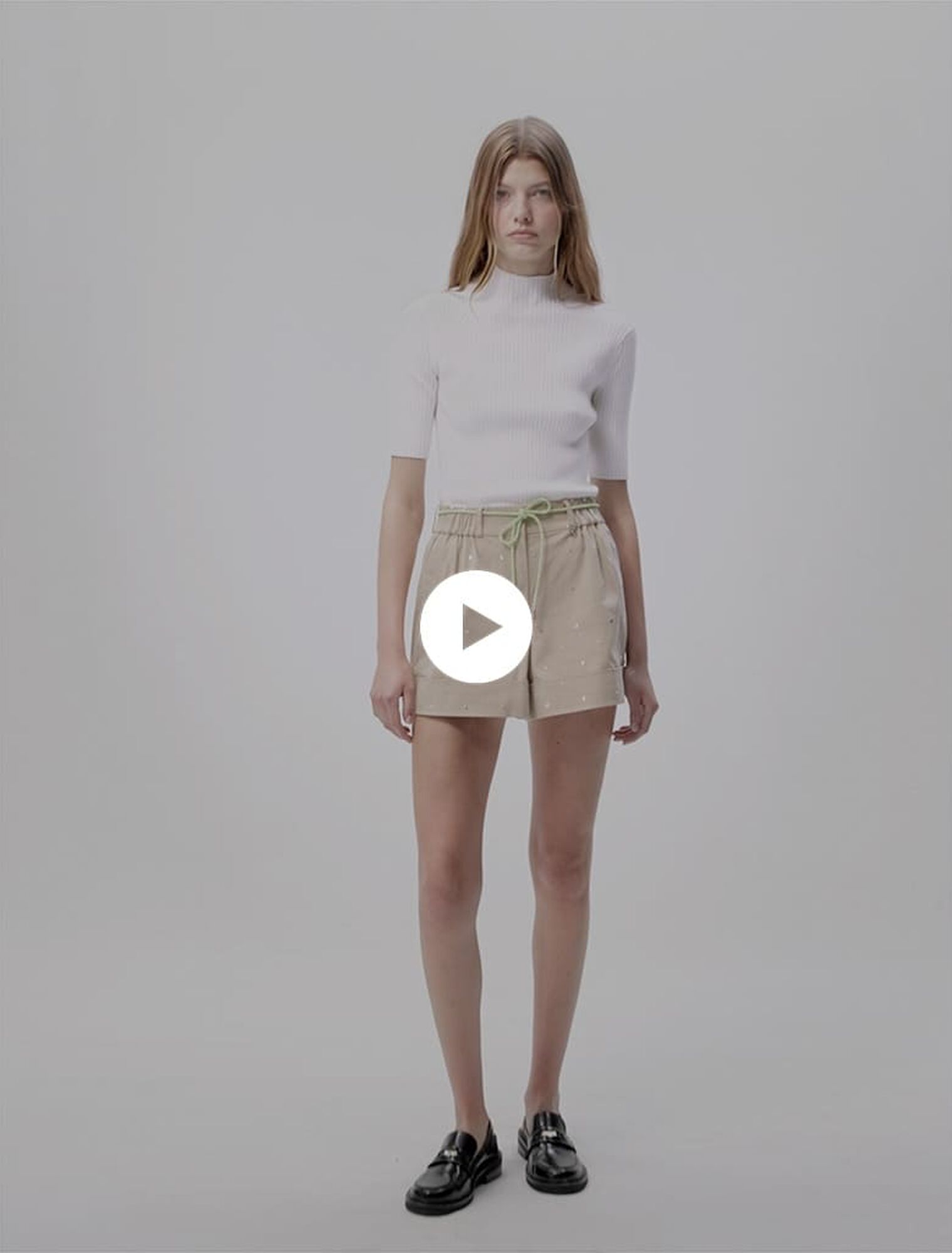 Pantaloncini in cotone con borchie