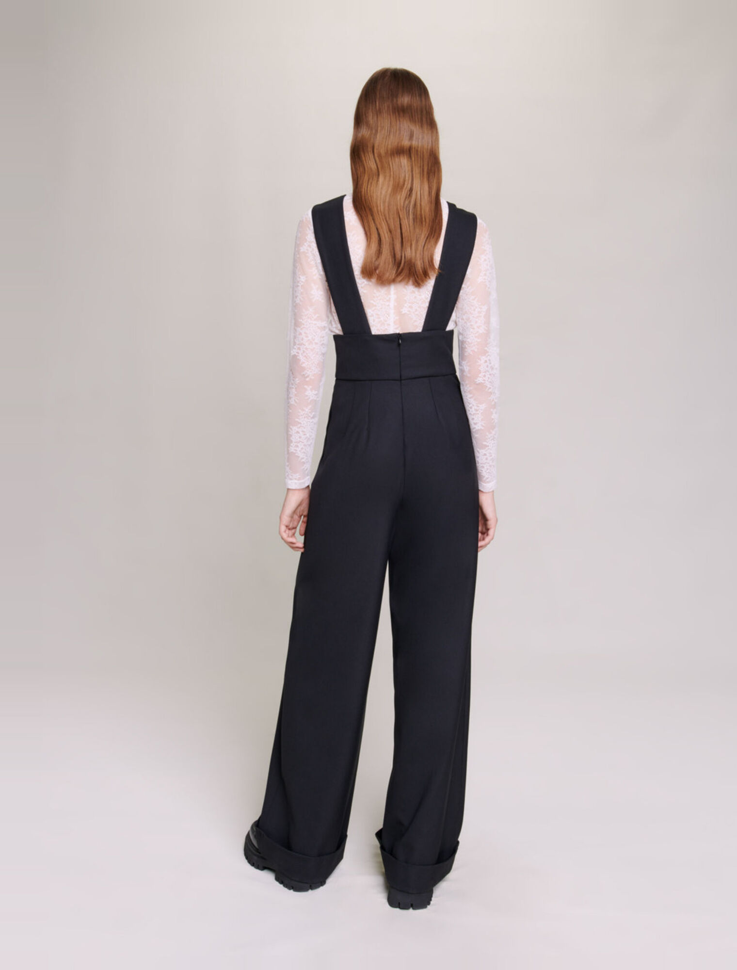 Pantaloni larghi con bretelle