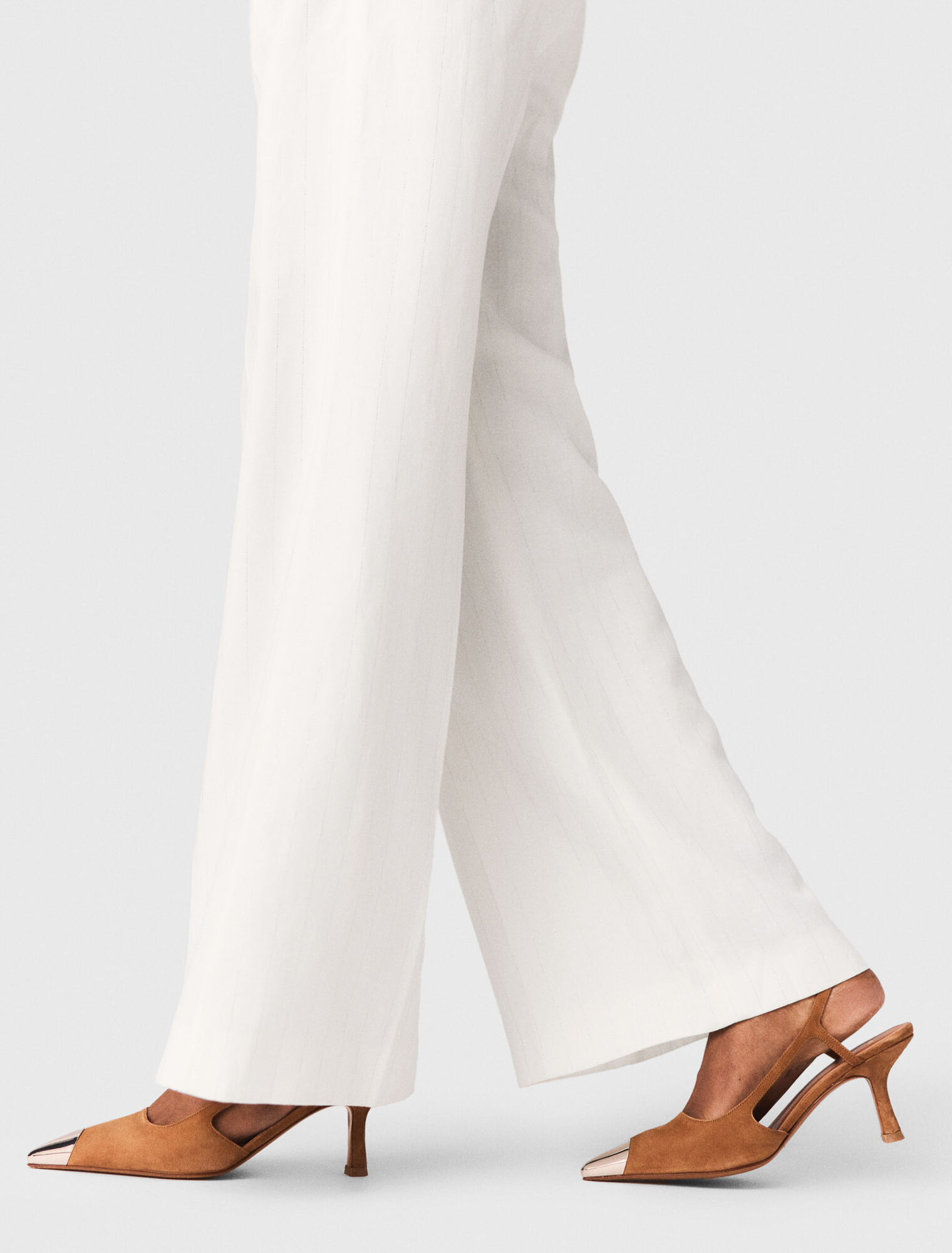 D&eacute;collet&eacute; camoscio punta metallica