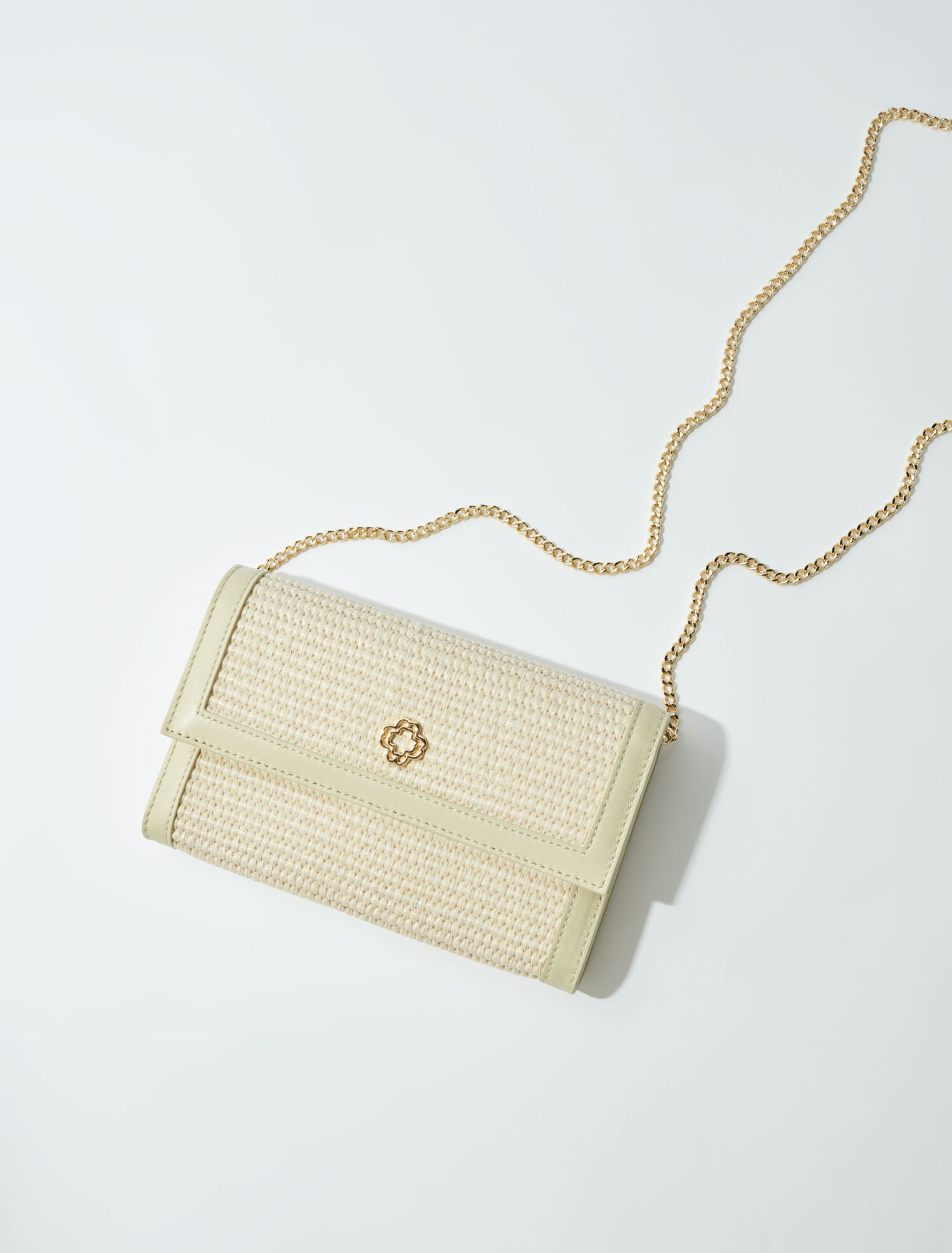 Pochette con catena effetto rafia