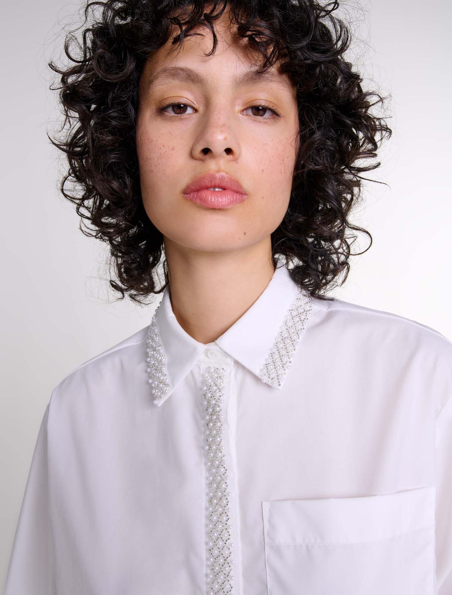 Camicia corta decorata con perline