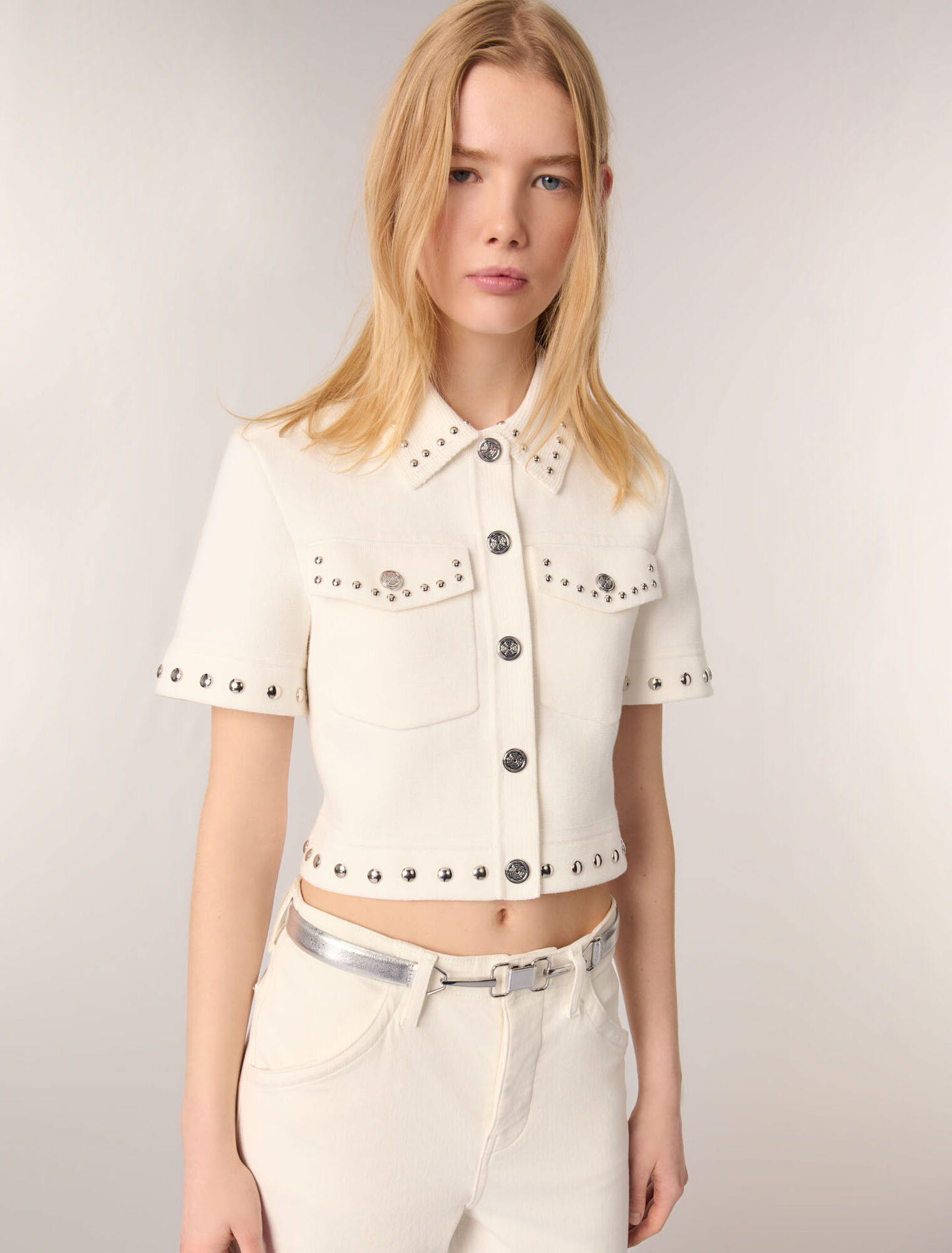 Cardigan corto con borchie