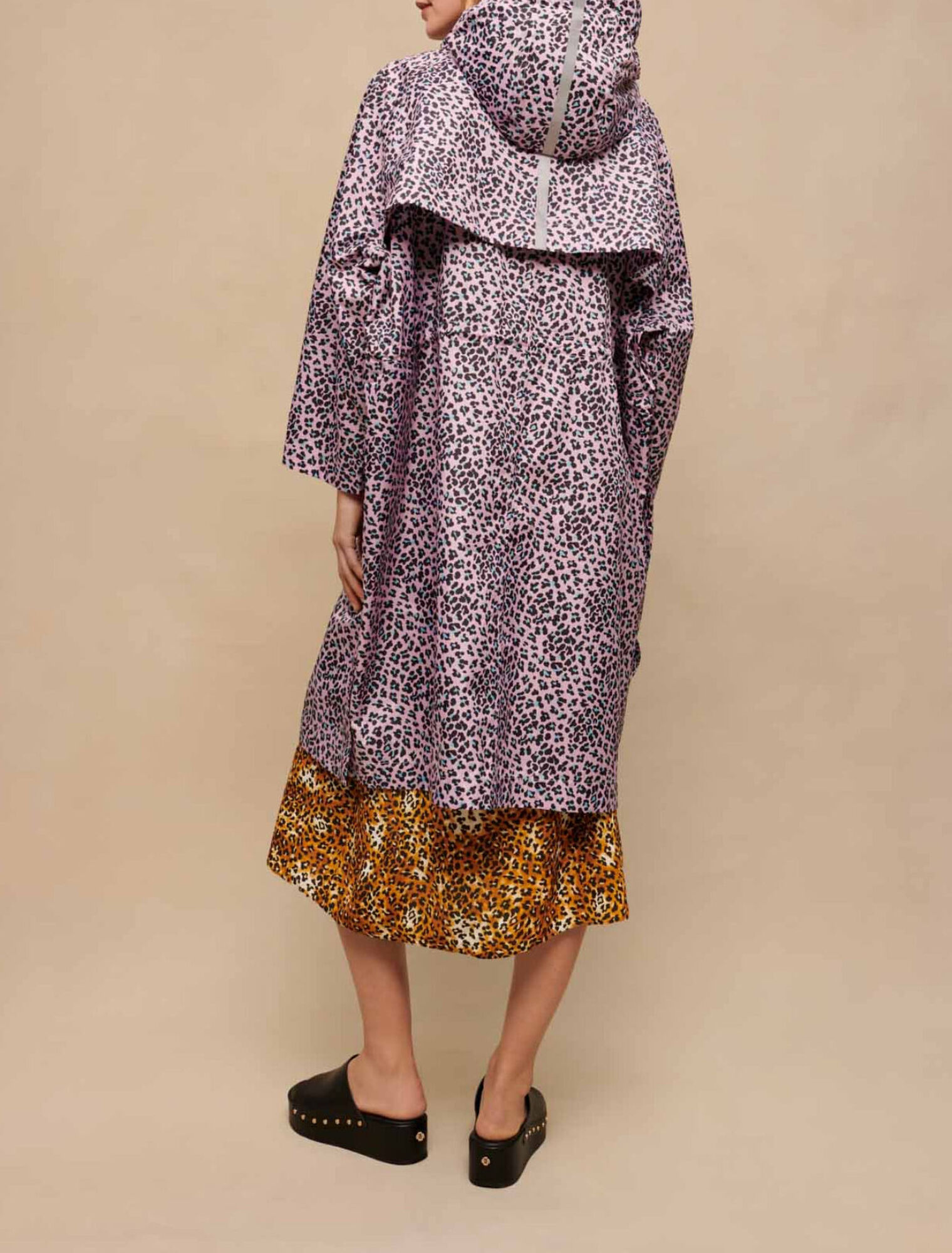 Cappotto impermeabile stampa leopardata