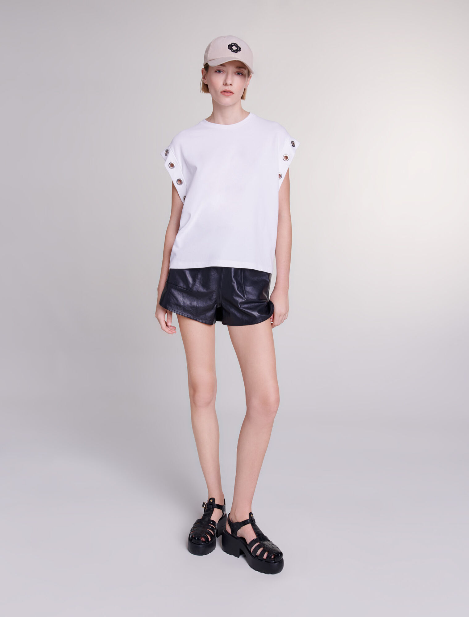 T-shirt con dettagli a occhielli