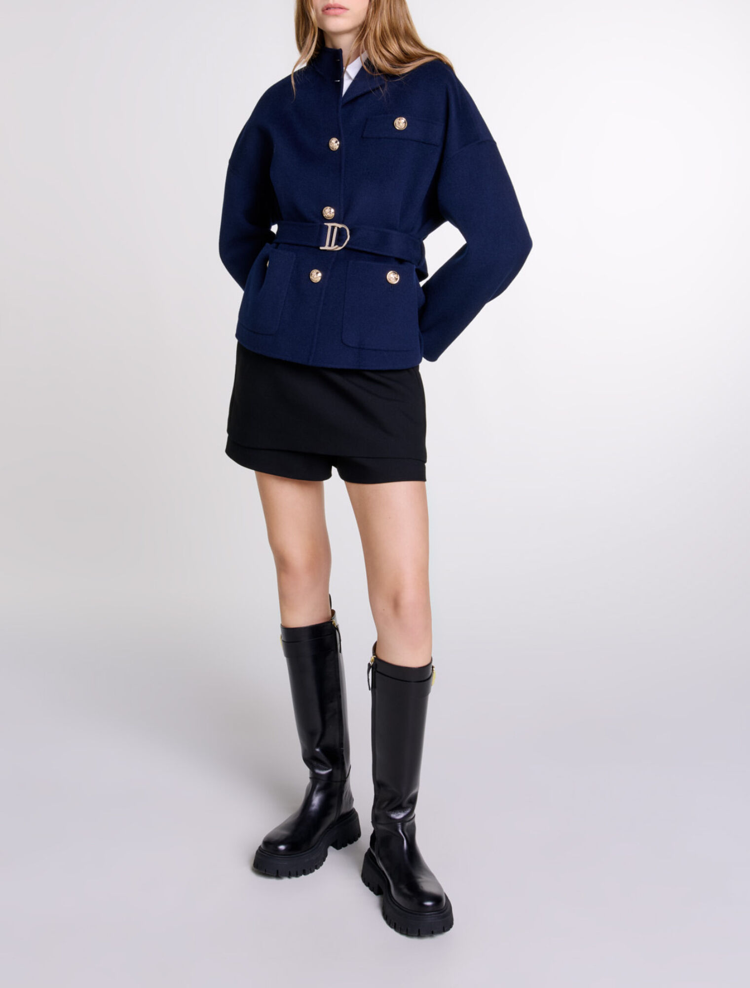 Cappotto corto in lana con cintura
