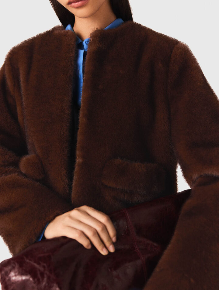 Cappotto corto in ecopelliccia