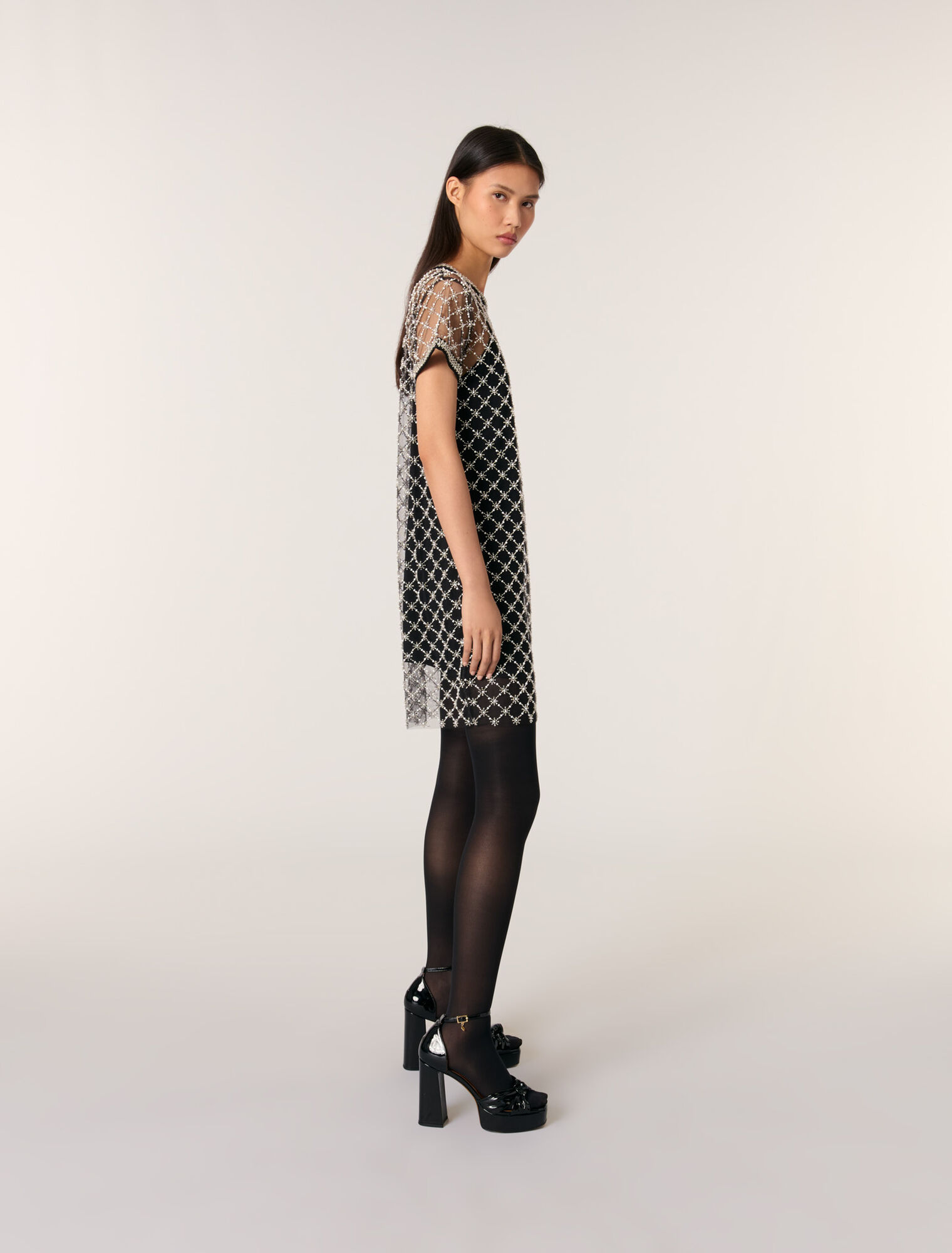 Abito corto in tulle ricamato