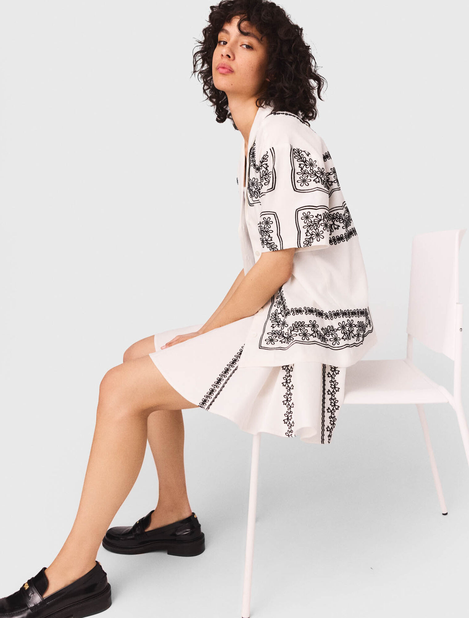 Camicia maniche corte ricamata