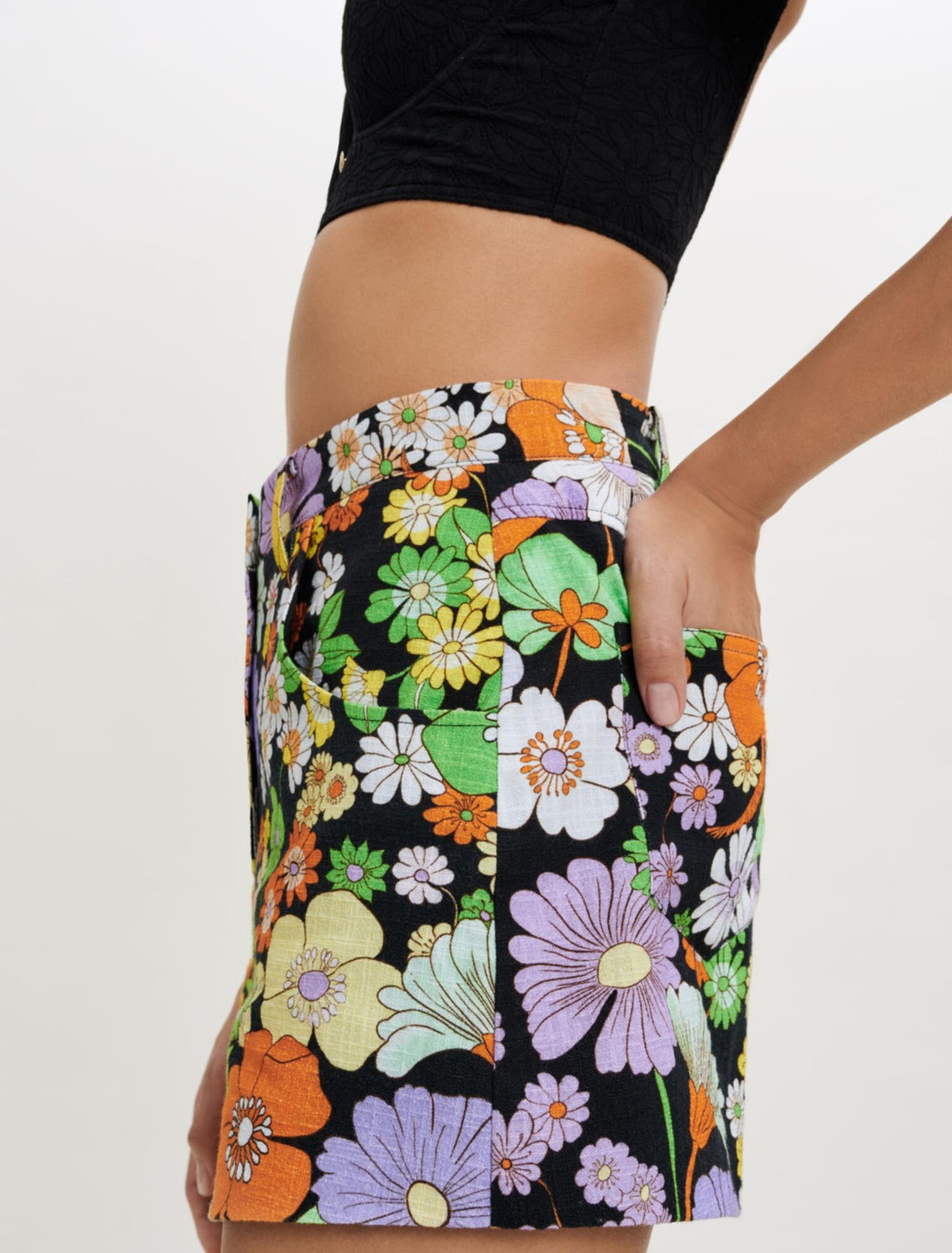 Pantaloncini con stampa floreale