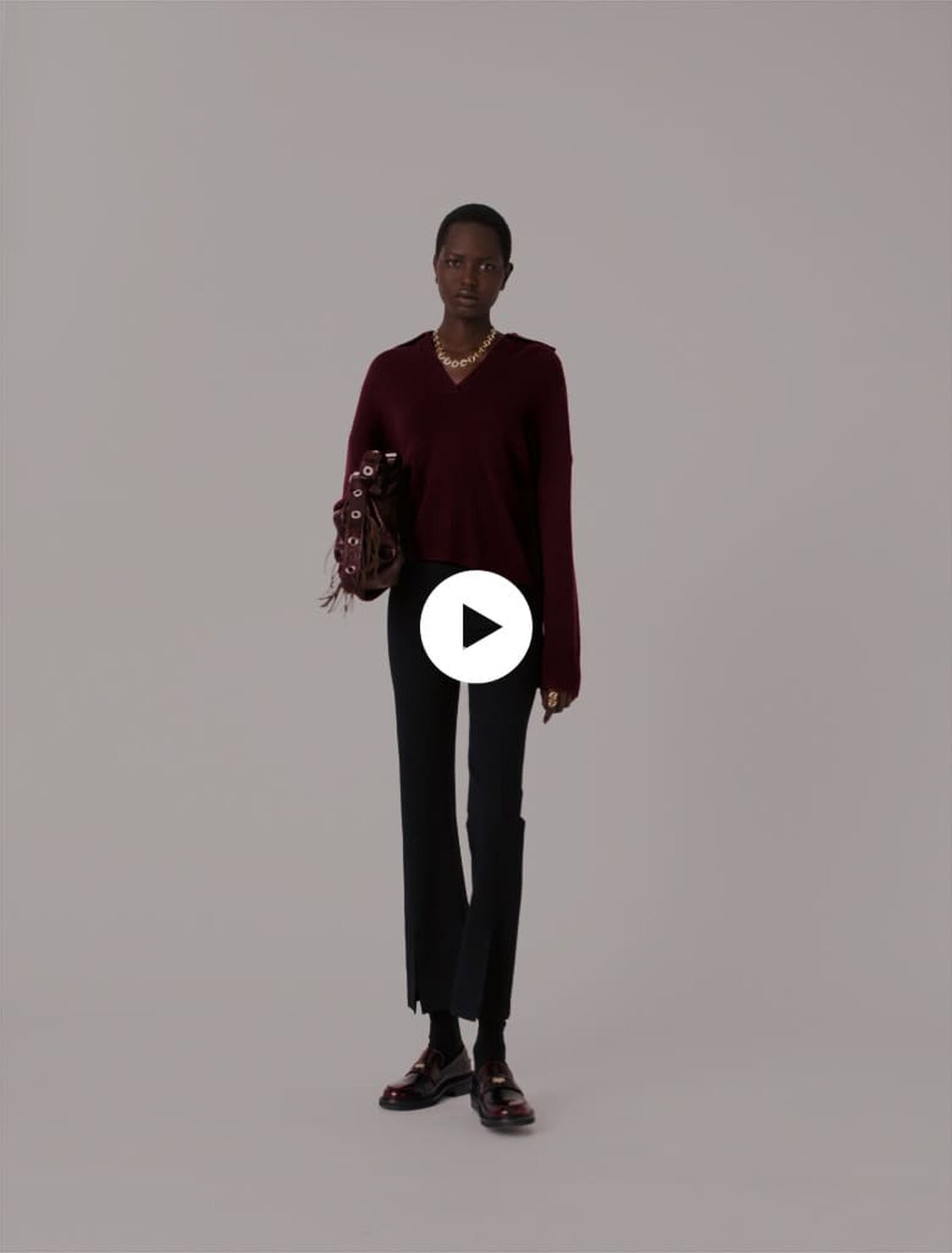 Pantaloni con spacco