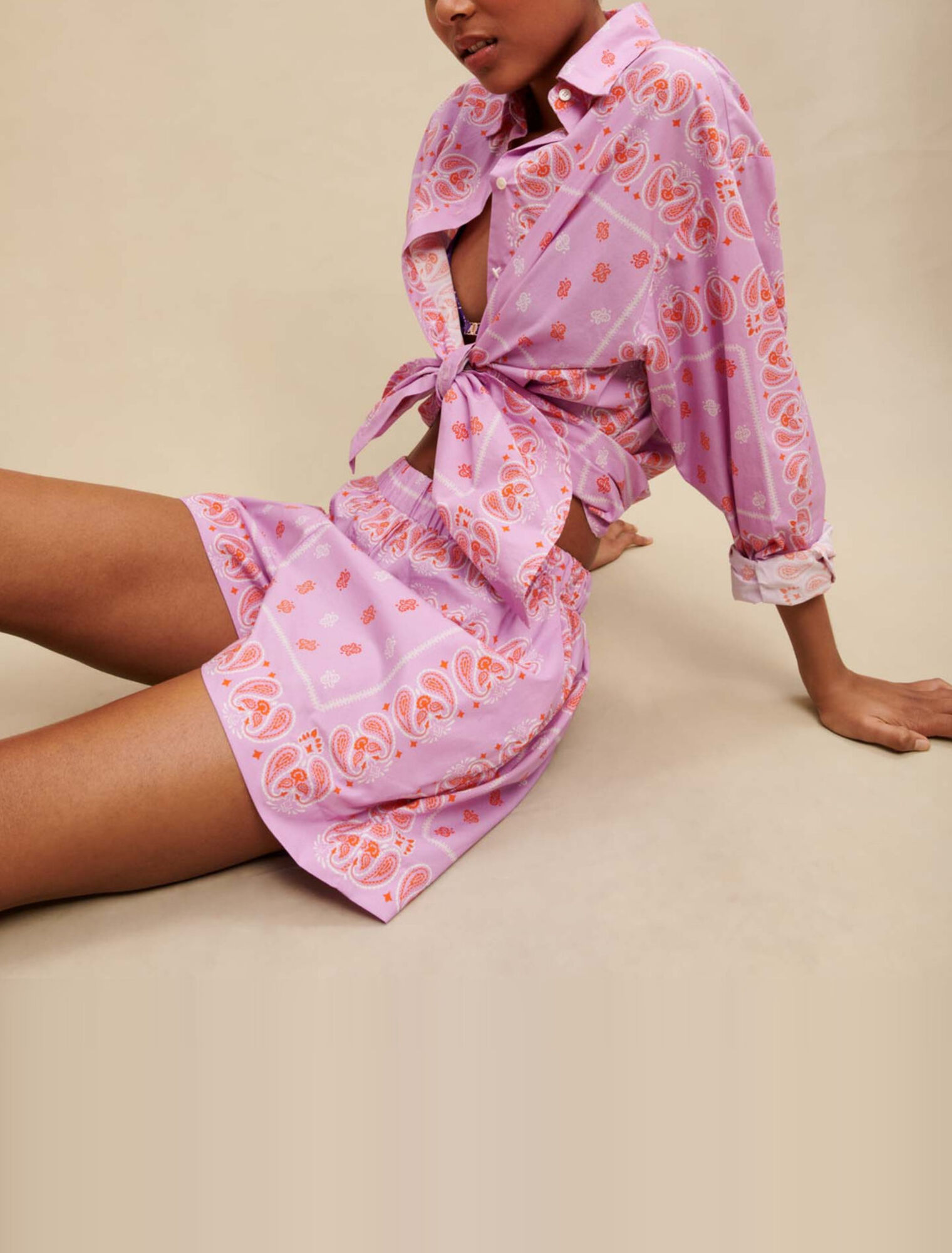 Pantaloncini con stampa paisley
