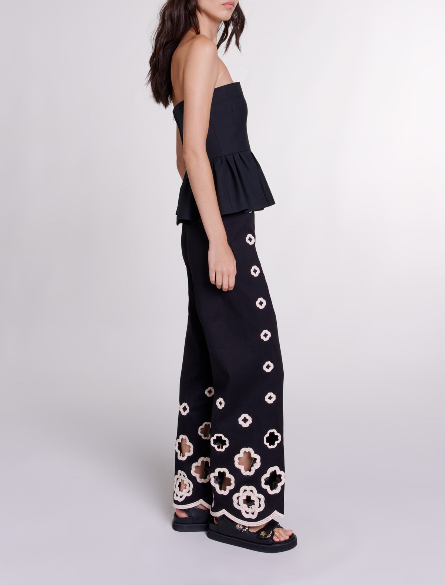 Pantaloni larghi in crochet