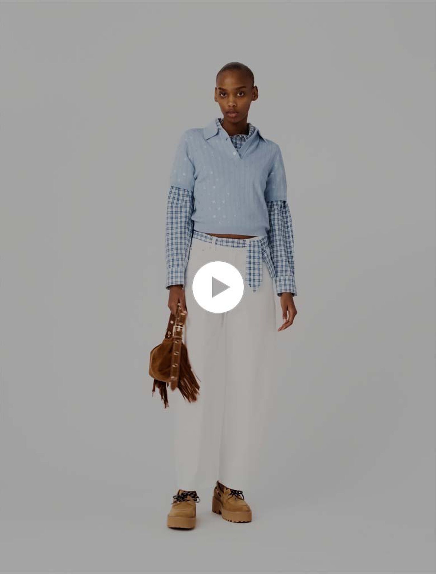 Pull corto strassato davanti