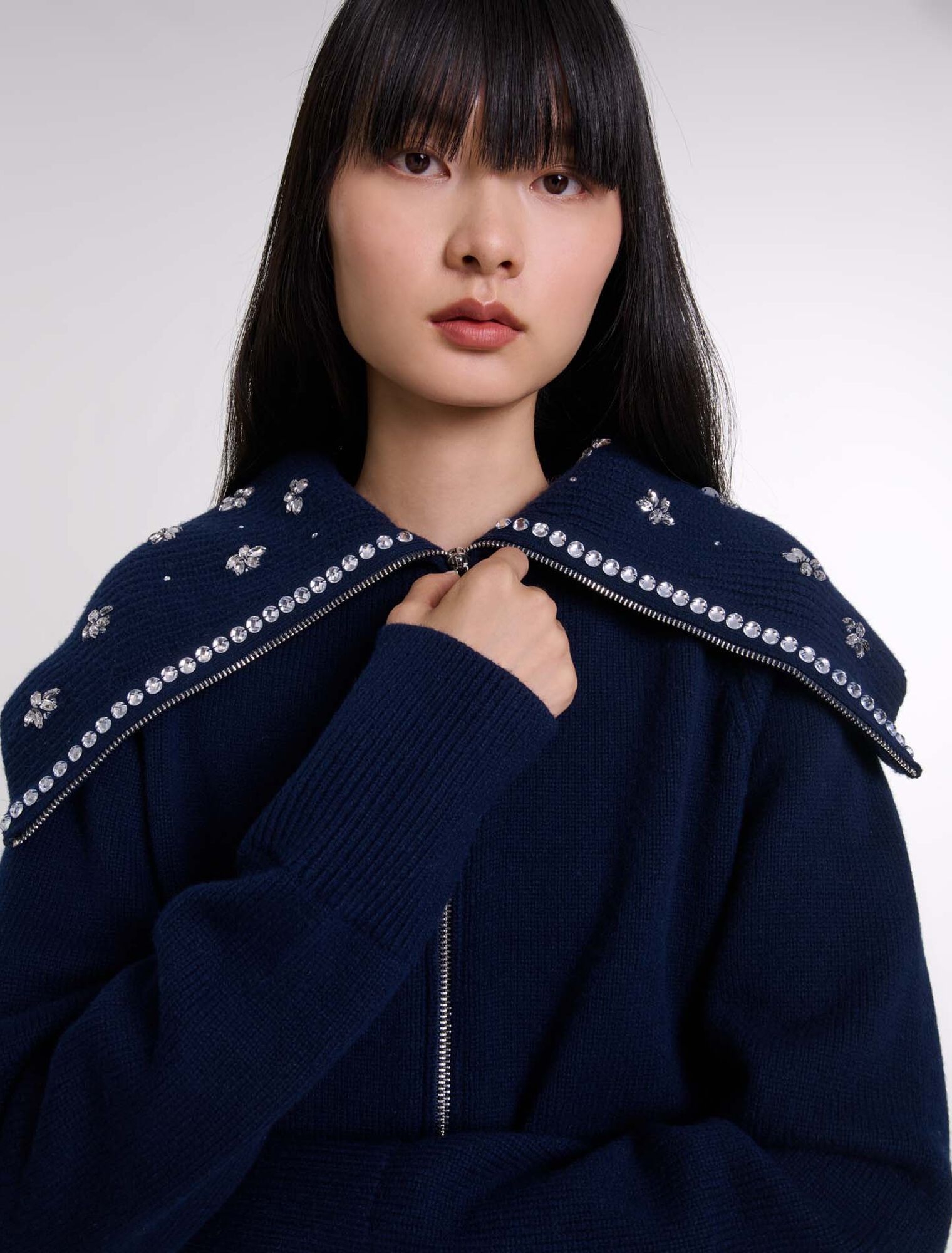 Cardigan con colletto bijoux