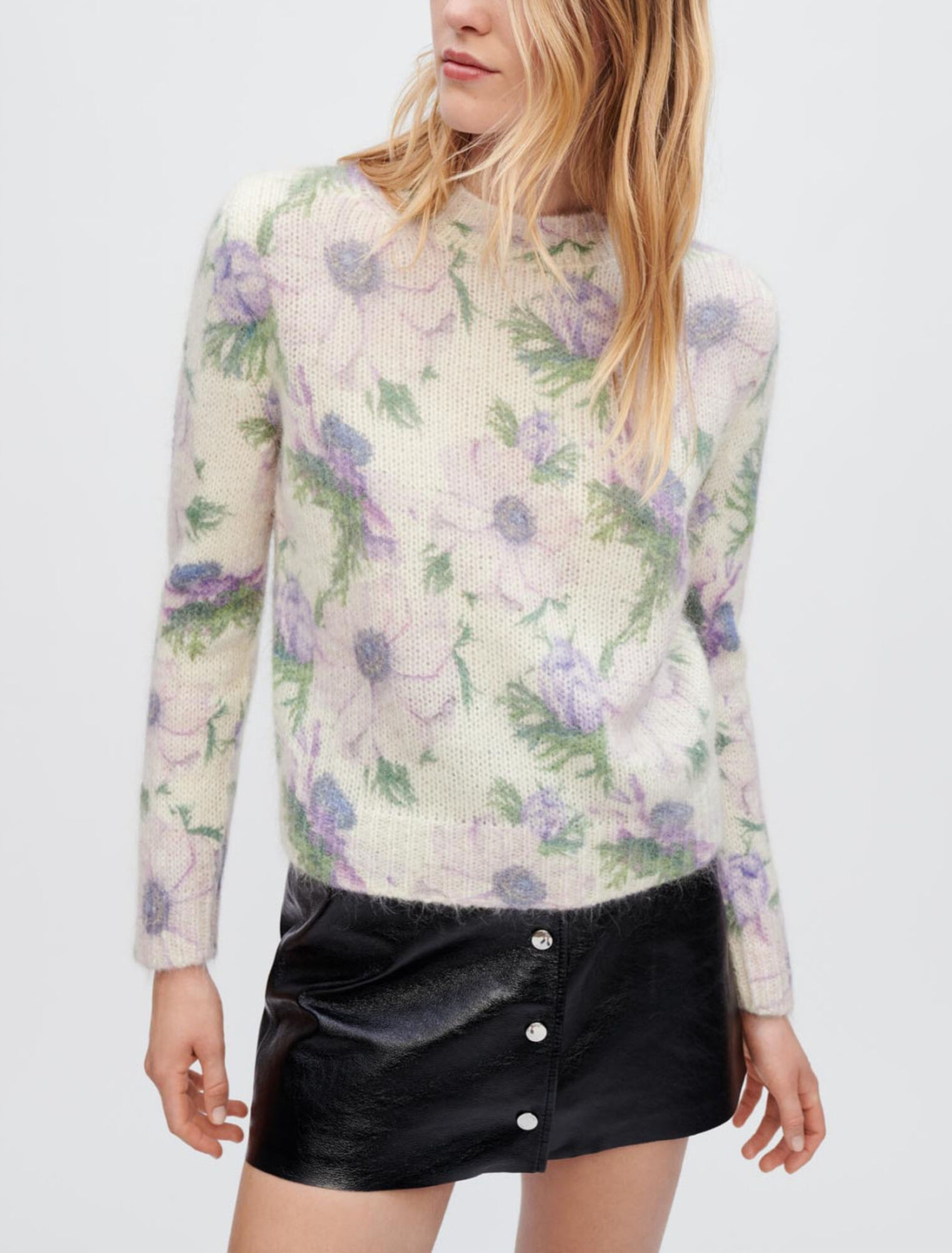 Maglia in jacquard vaporoso a fiori