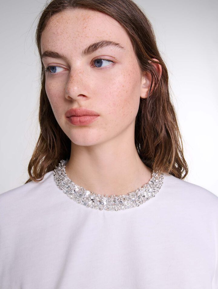 T-shirt con scollo gioiello