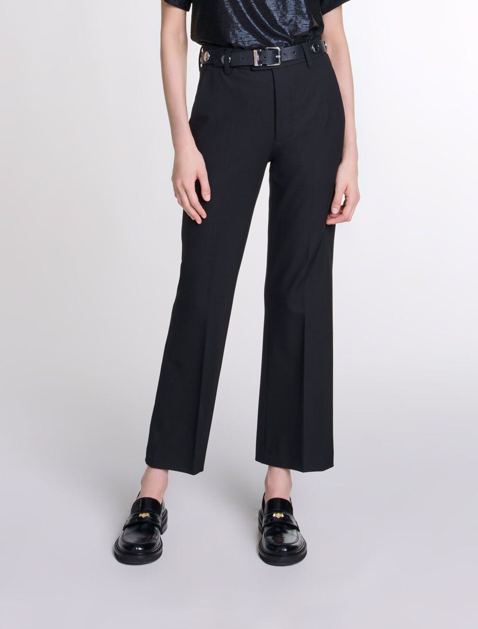 Cintura in pelle con borchie