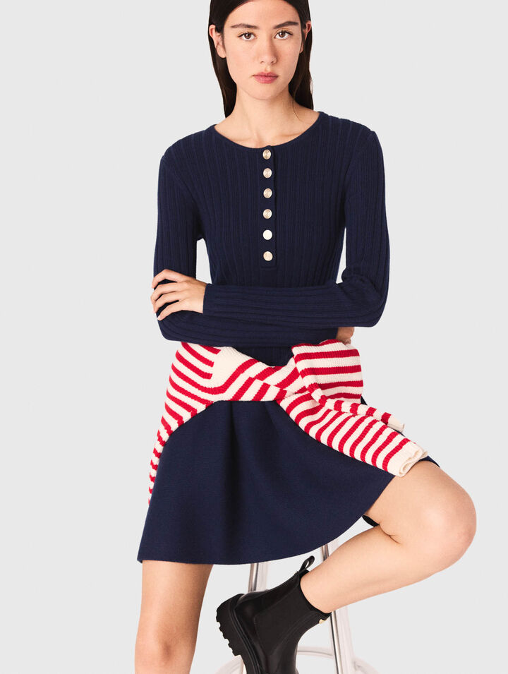 Abito in maglia con gonna svasata