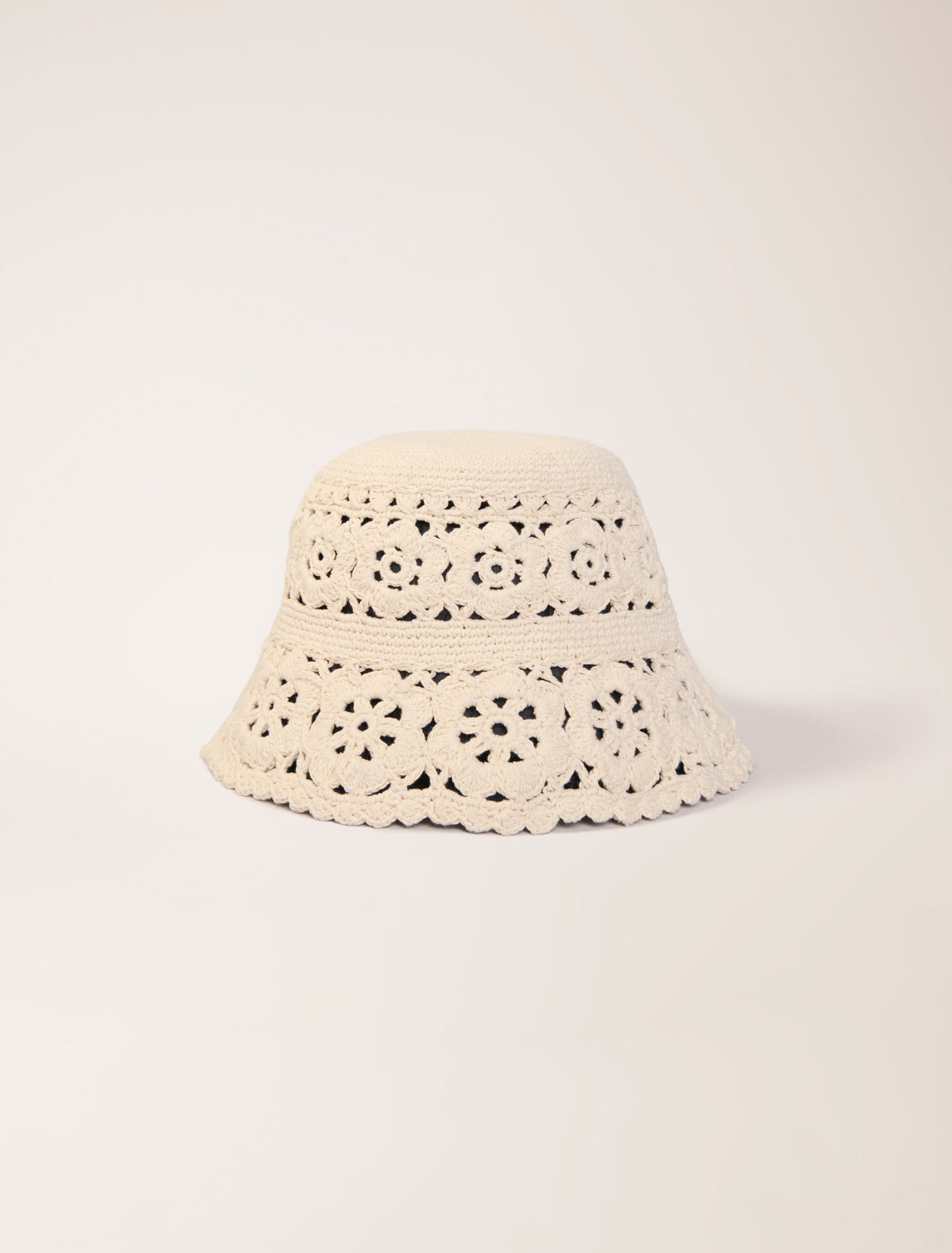 Cappello da pescatore in crochet