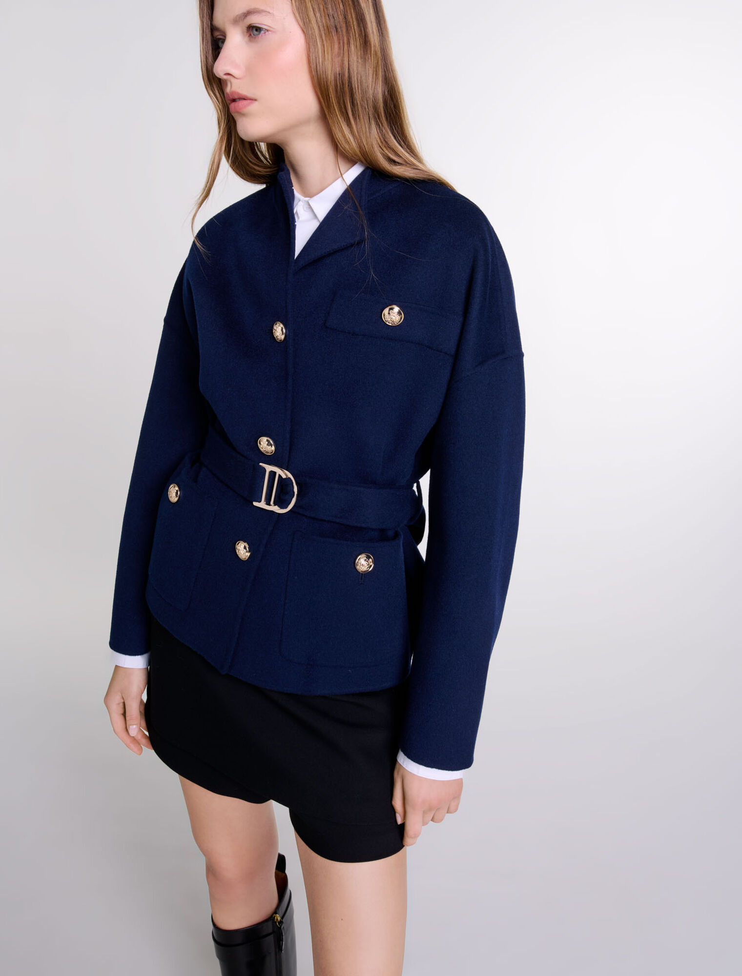 Cappotto corto in lana con cintura