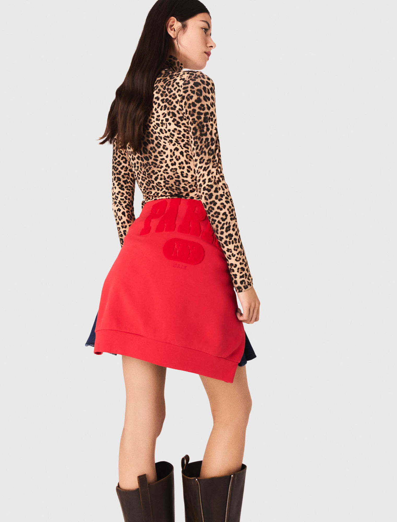 T-shirt con stampa leopardata