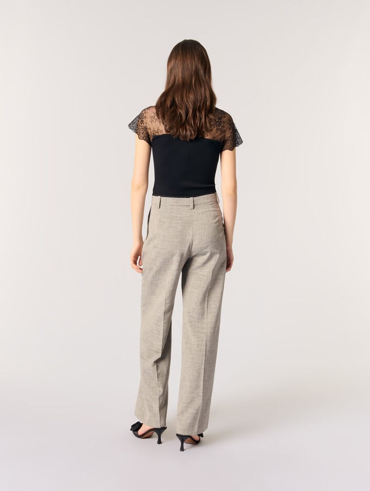 Top in jersey con applicazioni in pizzo