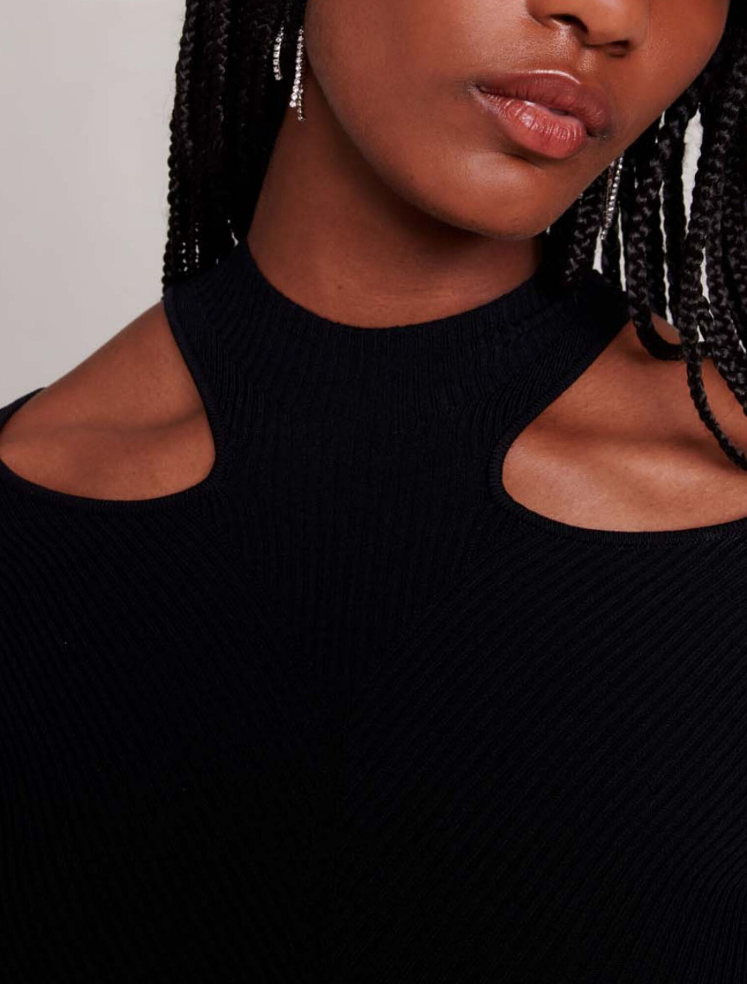 Abito corto traforato