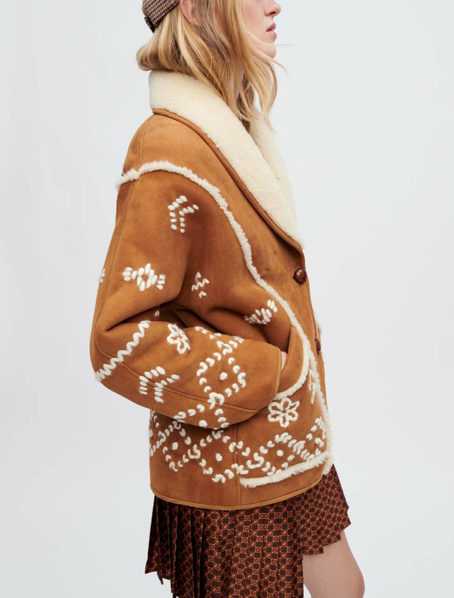 Cappotto scamosciato ricamato