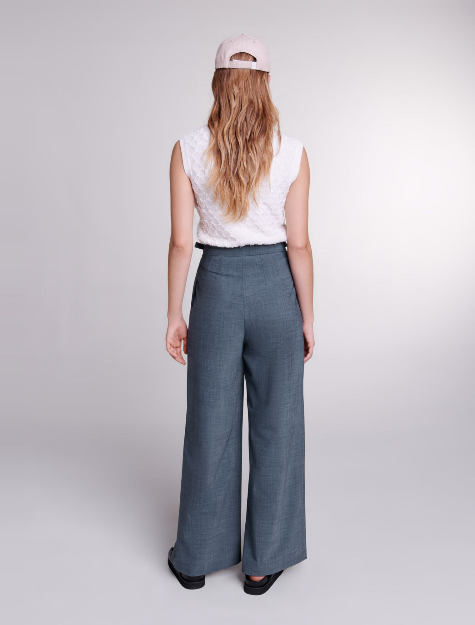 Pantaloni larghi