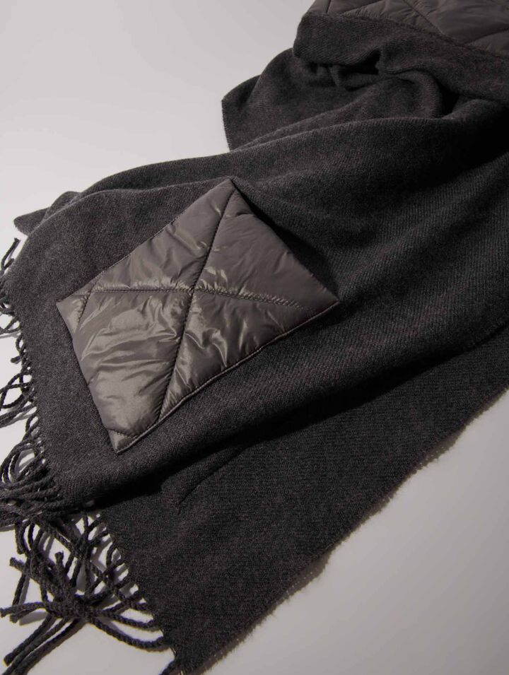 Poncho in lana con cappuccio
