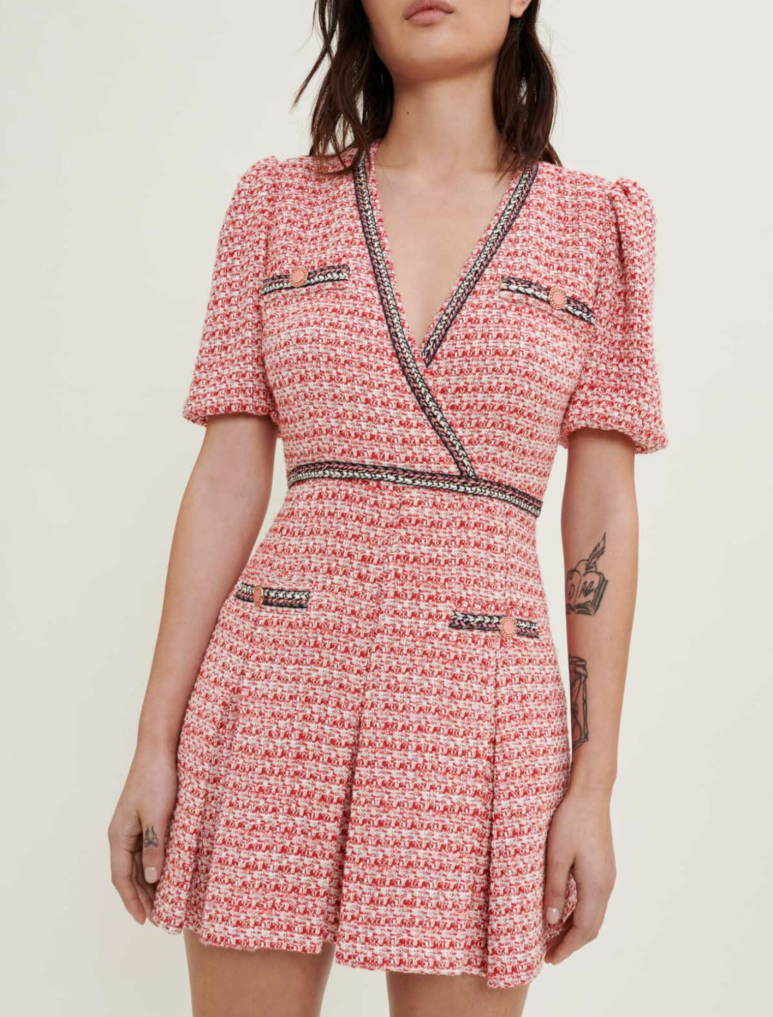 Abito in tweed con galloni etnici