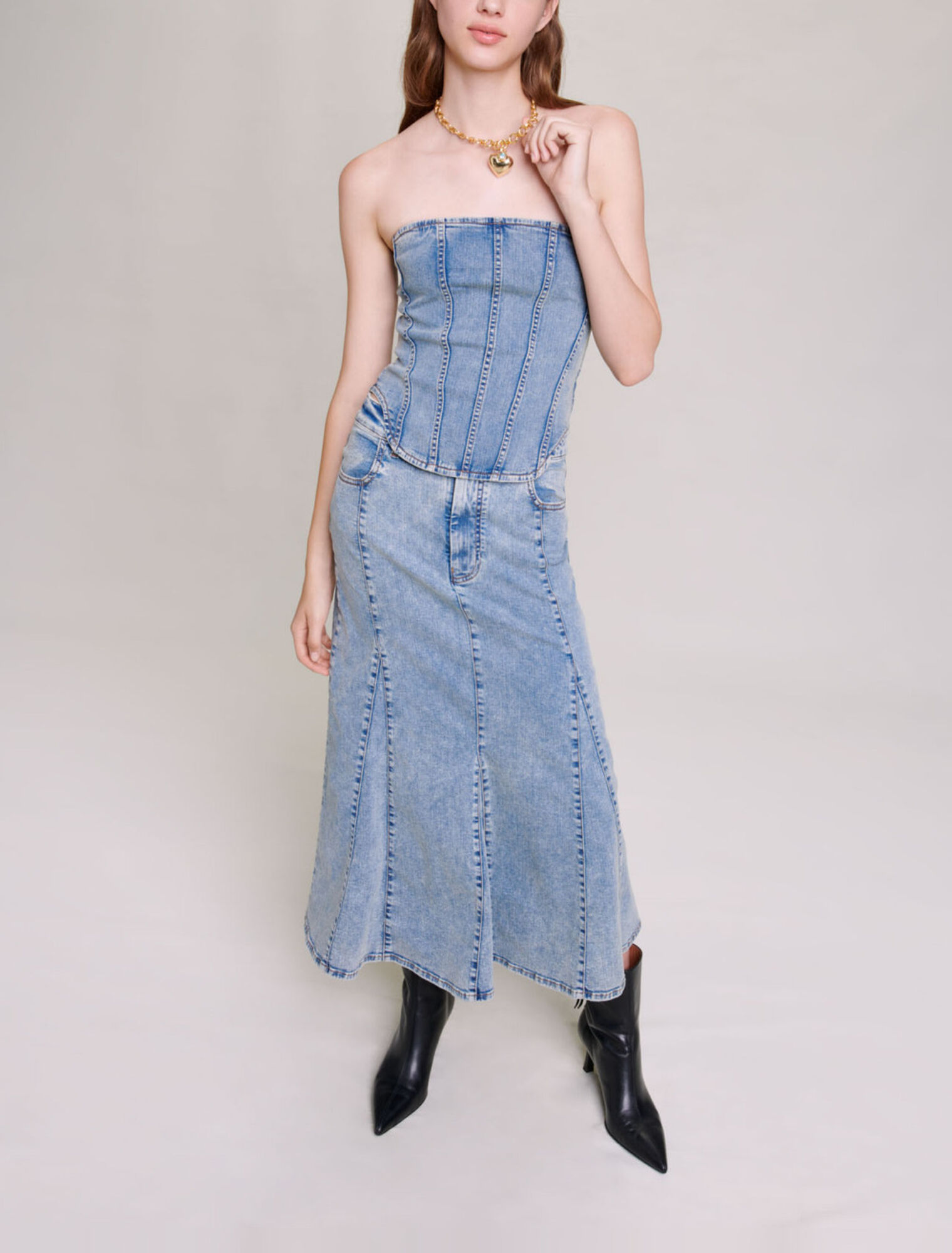 Top a bustier in jeans