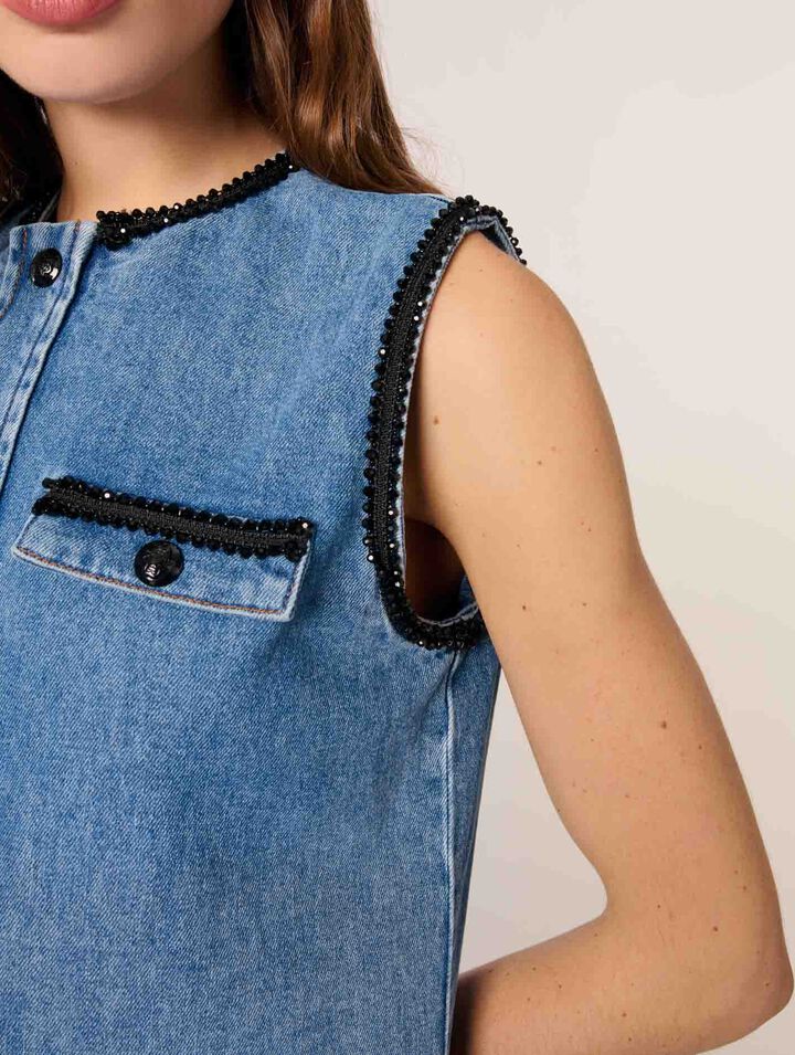 Abito denim e passamanerie ricamate