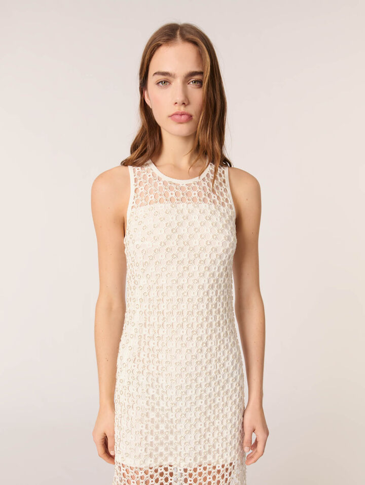 Abito lungo in crochet con perline