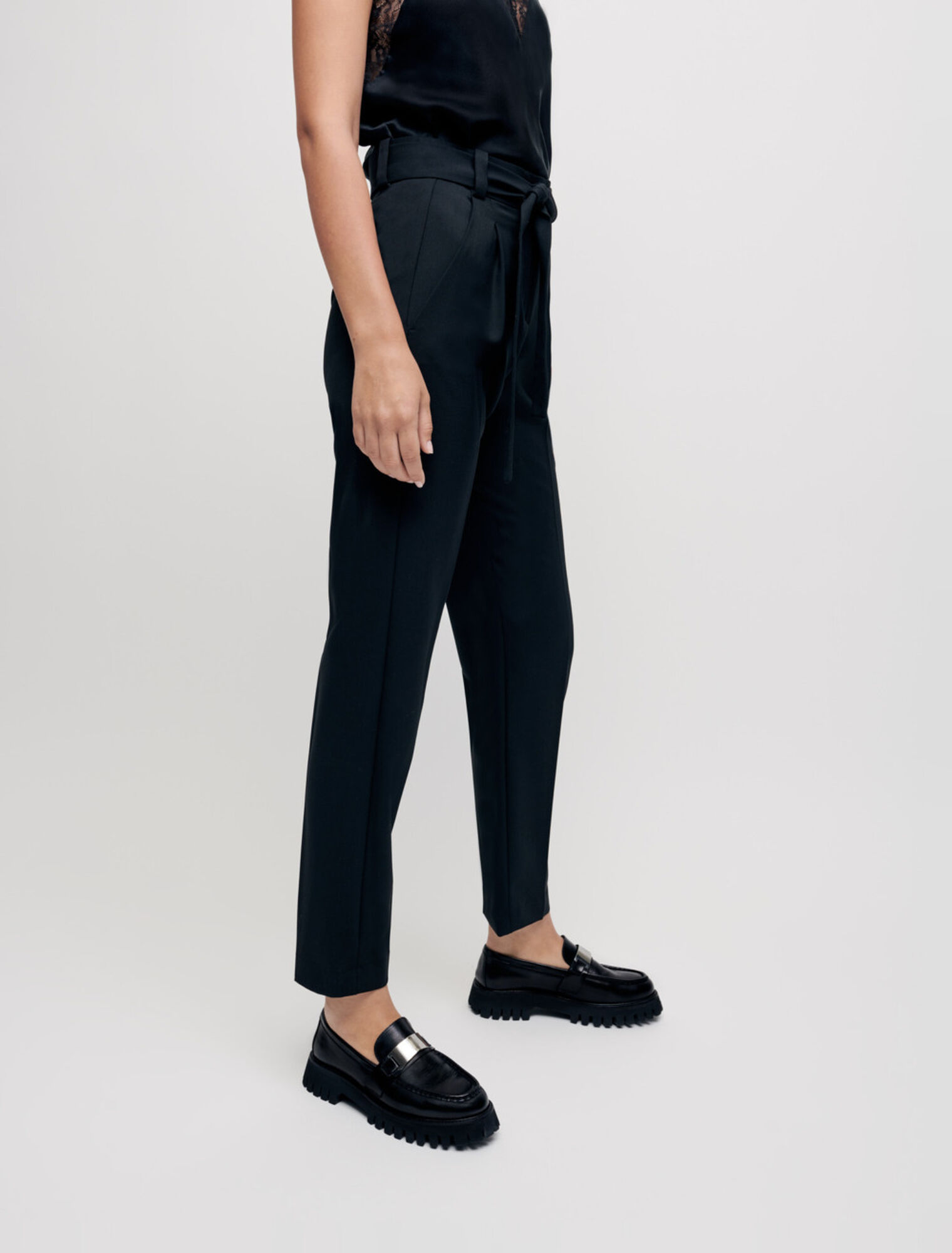 Pantaloni a vita alta con cintura