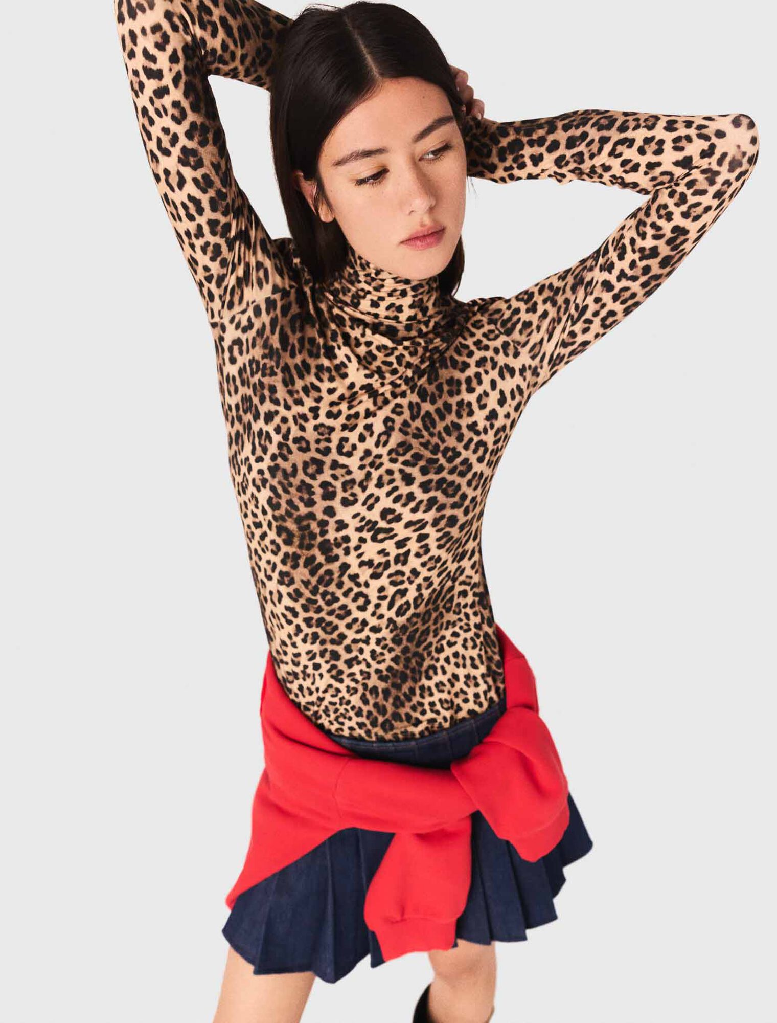 T-shirt con stampa leopardata
