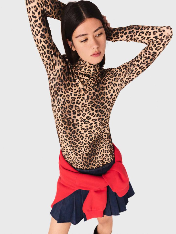 T-shirt con stampa leopardata