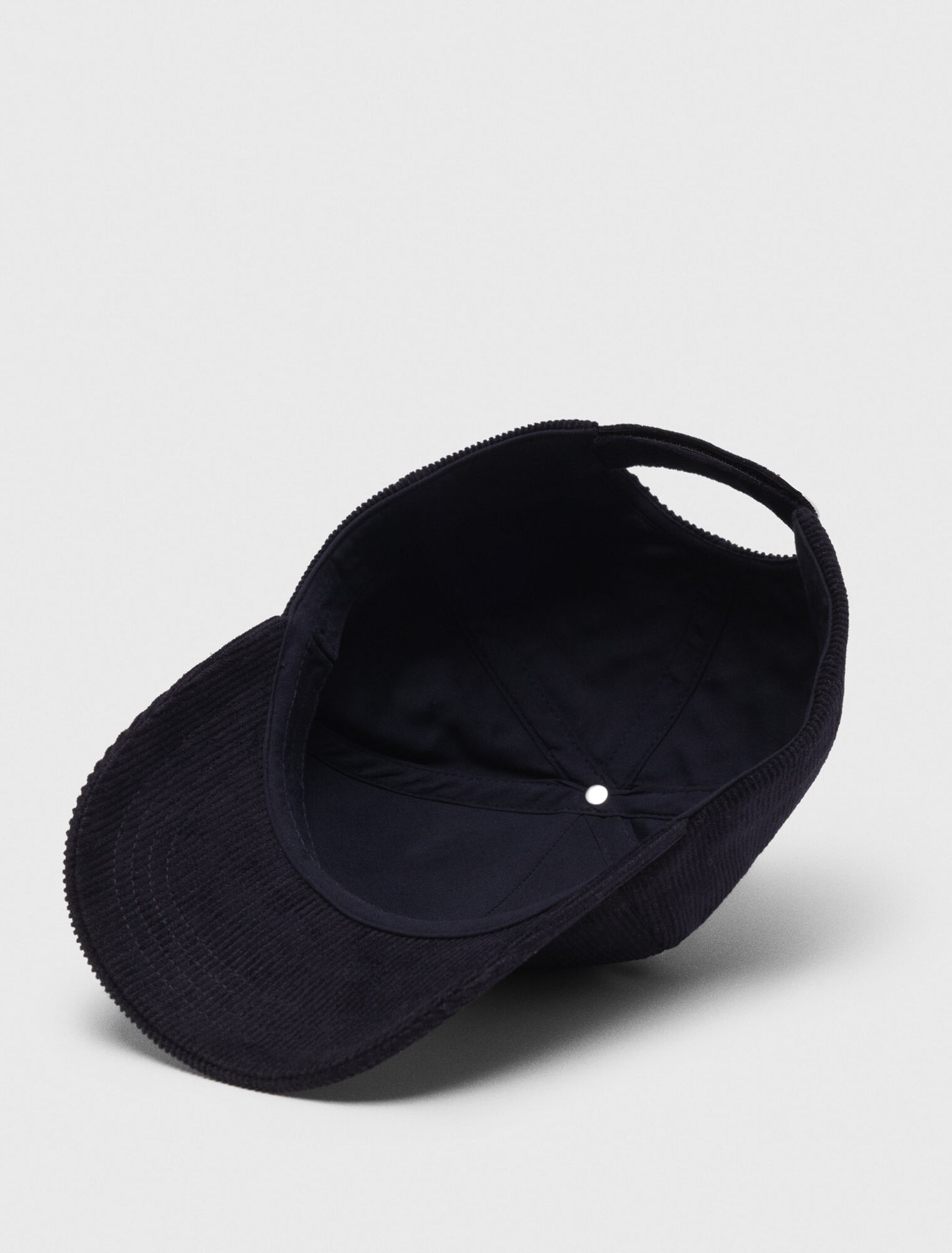 Cappello in velluto a coste