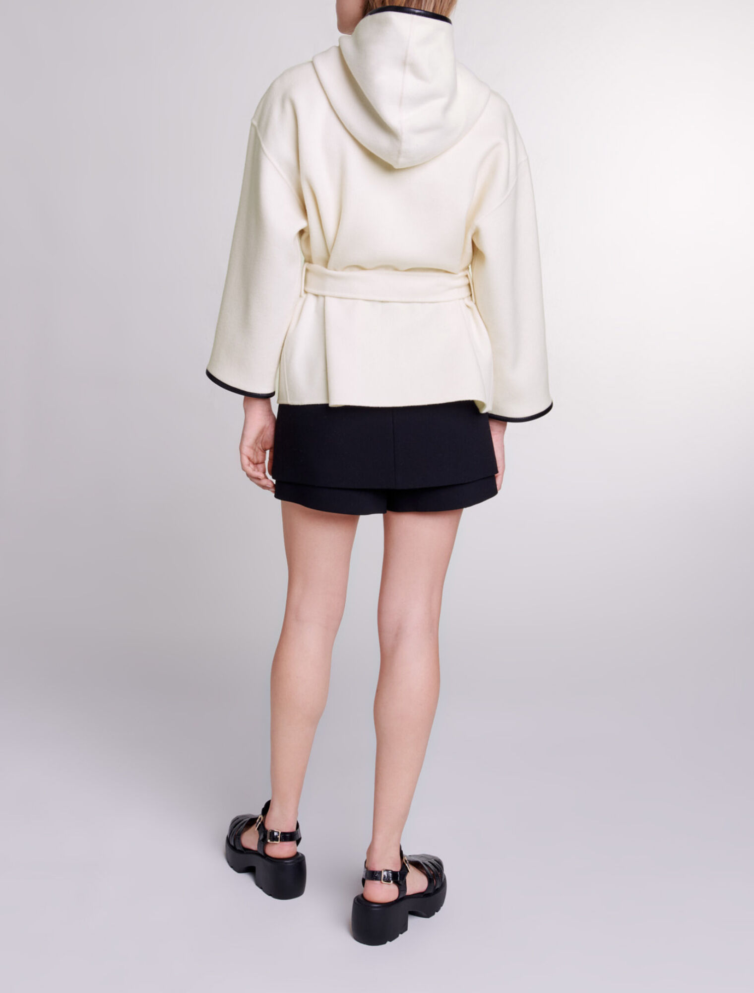 Cappotto in lana in stile mantella