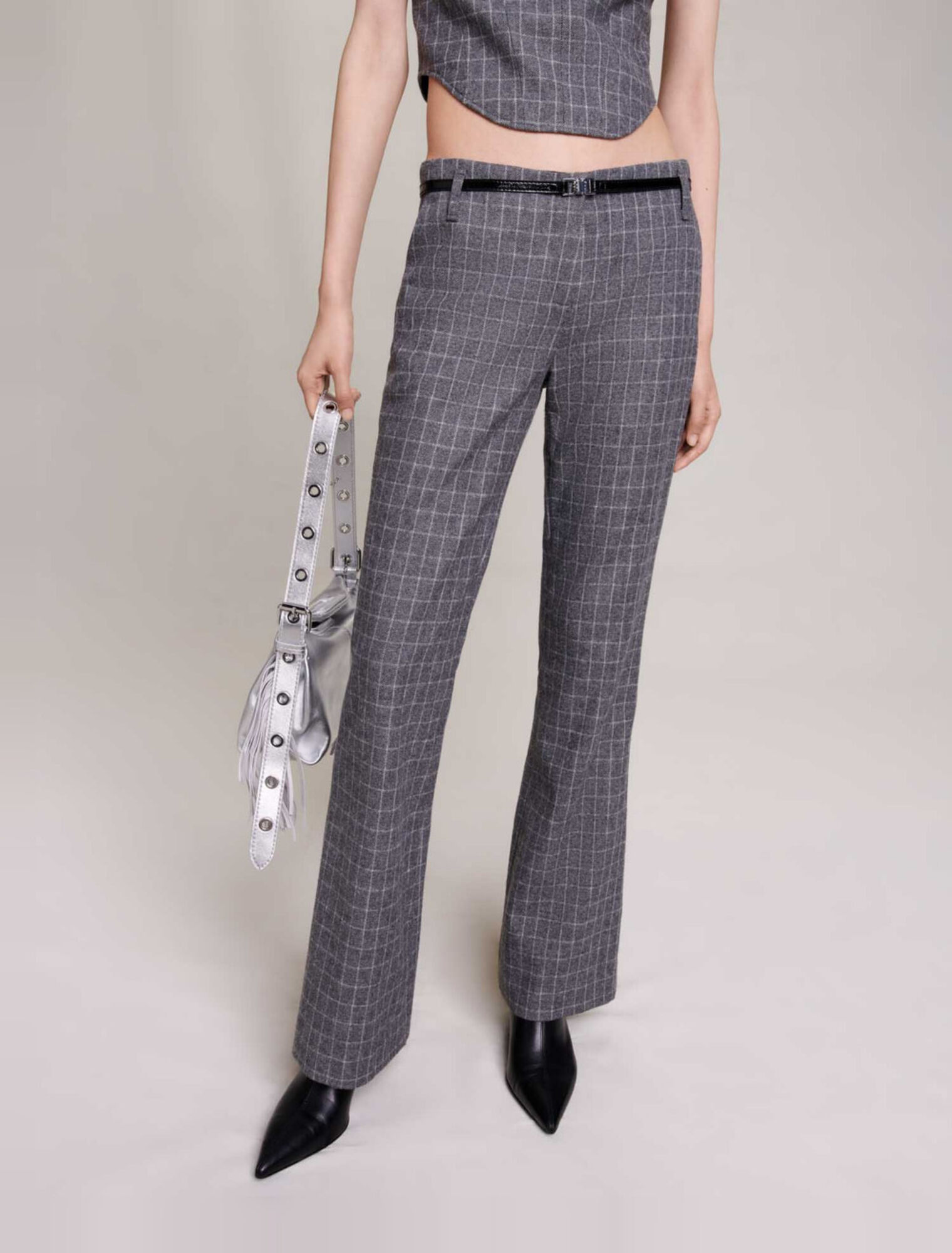 Pantaloni svasati