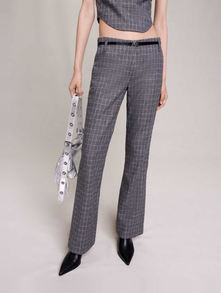 Pantaloni svasati