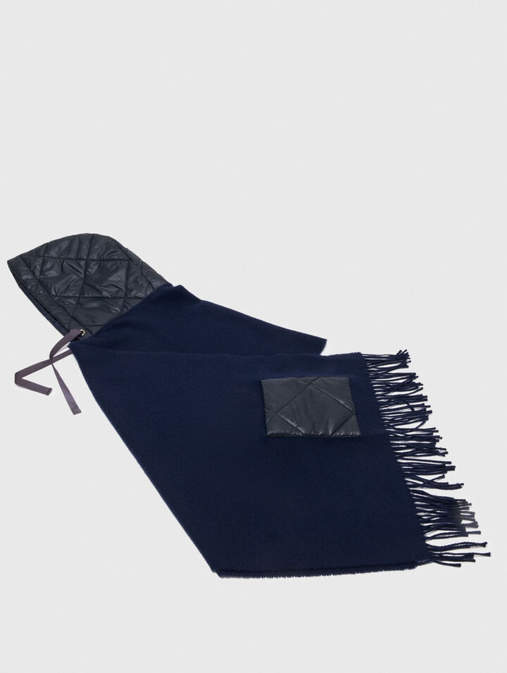 Poncho in lana con cappuccio