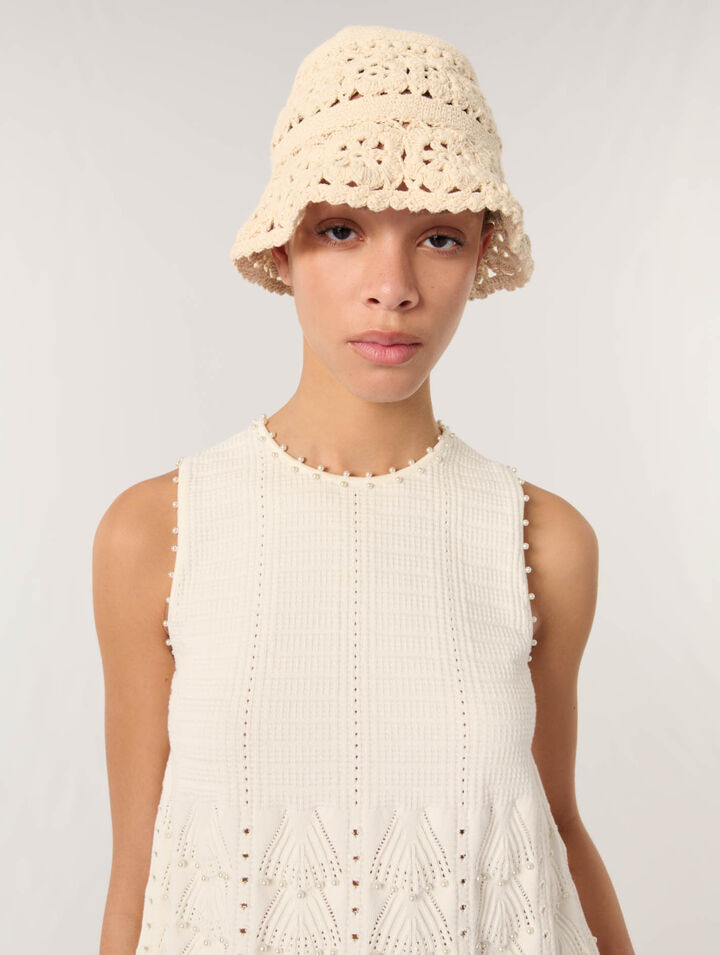 Top in maglia pointelle con perle
